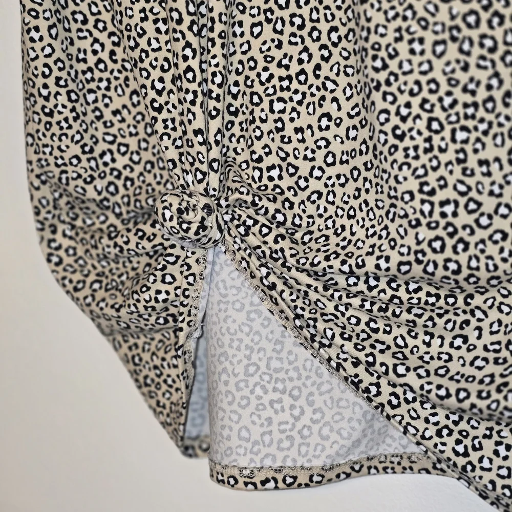 Boutique Chic Leopard Print Knot Front Blouse Size Medium - Picture 2 of 6